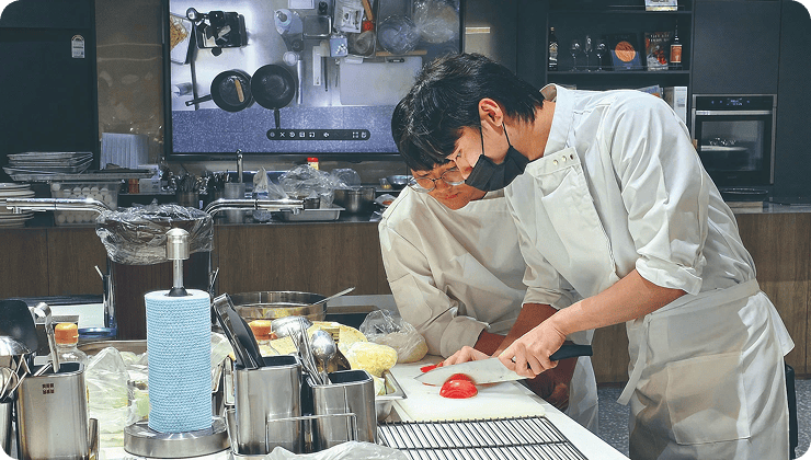 삼성 희망디딤돌에 참여한 자립준비 청년이 자립 교육을 받고 있다